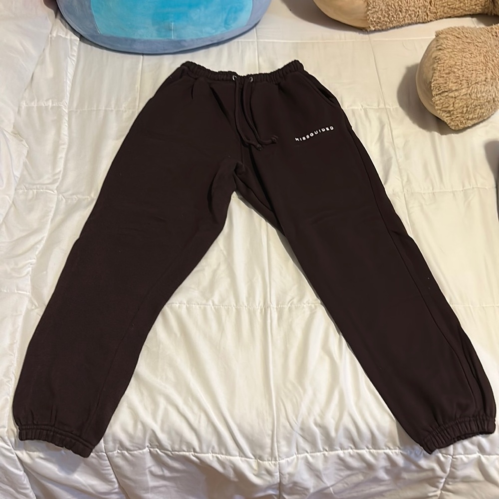Brown misguided sweatpants 🤎